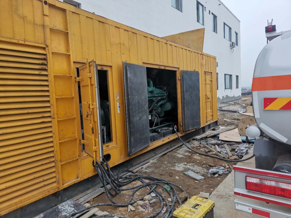 醴陵如何在发电机出租合同中约定设备的维修和保养责任？