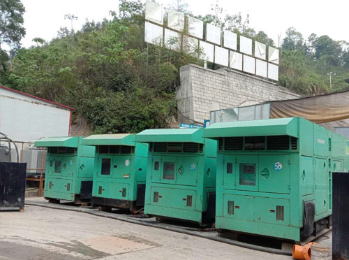 醴陵先进的应急发电机系统中智能监测和控制系统如何确保电压稳定？